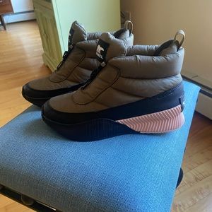 Sorel women’s winter boot. Worn only once.